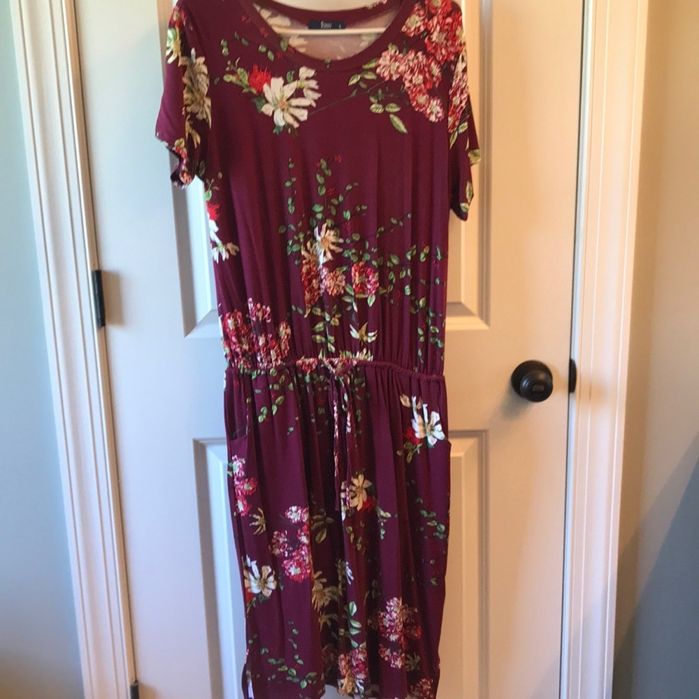Women's Floral Midi Dress in Burgundy